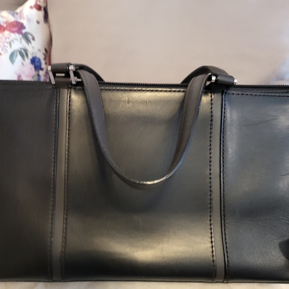 Burberry brown trim and black leather satchel - Picture 3 of 10